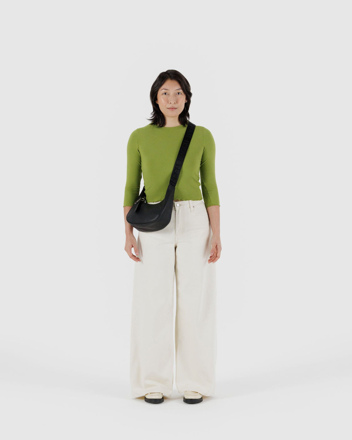 Small Recycled Leather Crescent Bag Q5