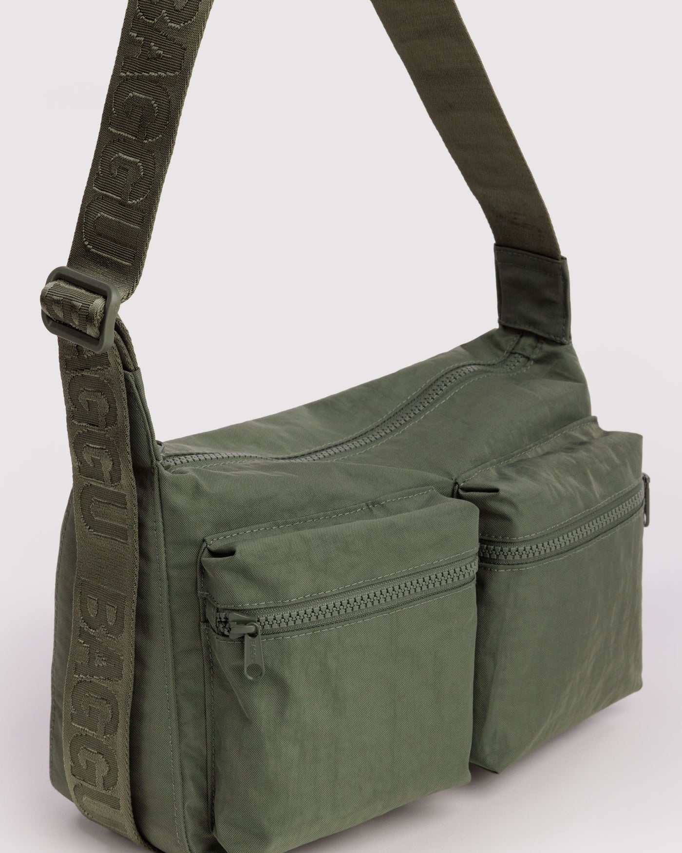 Medium Cargo Crossbody M8